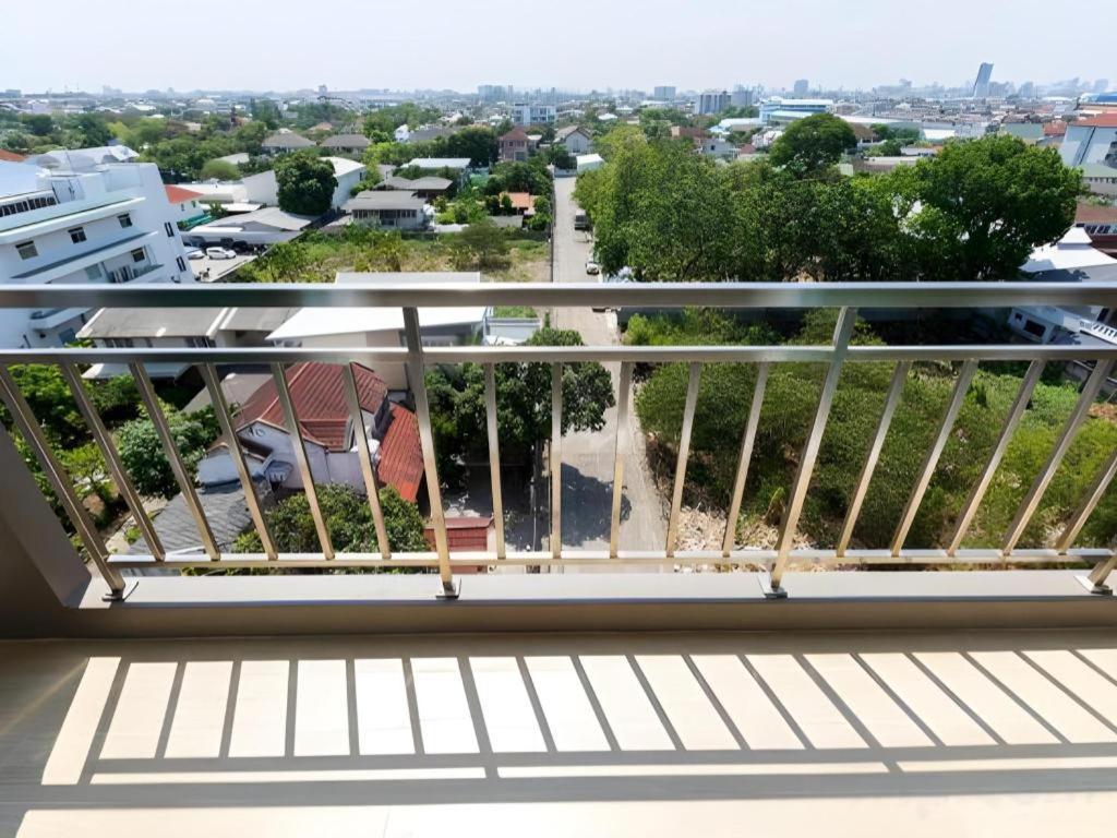 The Queen Palace Bangkok Exterior photo